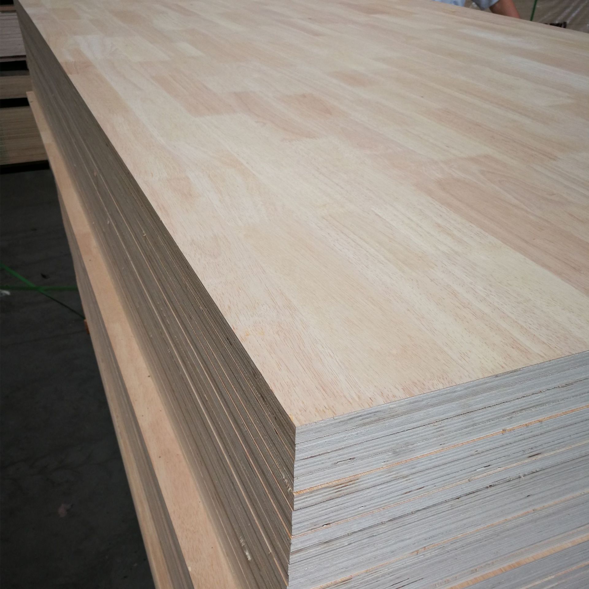 Types of Plywood Comparison the Advantages and Disadvantages of Five